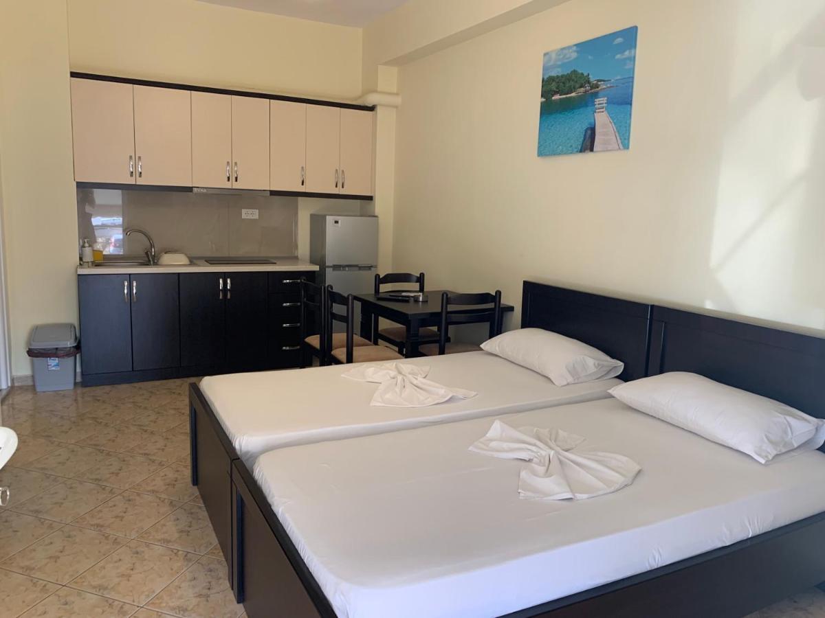 Guesthouse A&F Ksamil Exterior photo